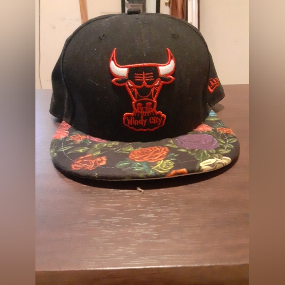 New Era Hardwood Classics Chicago Bulls Windy City Basketball NBA Cap Black Red - Picture 2 of 8